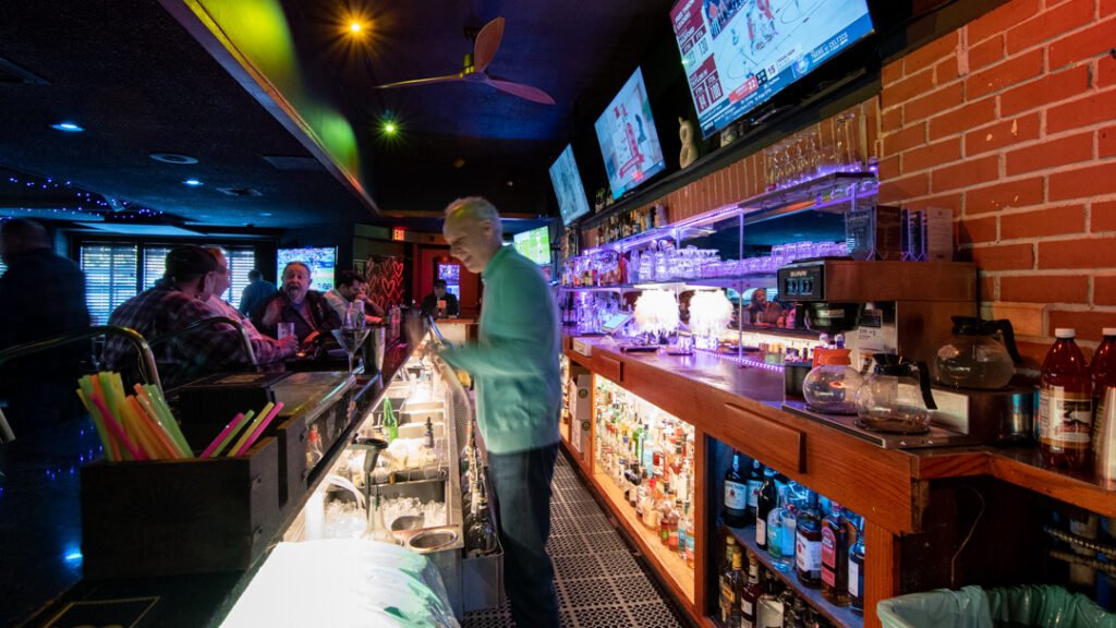 banter bar neighborhood sports bar west los angeles