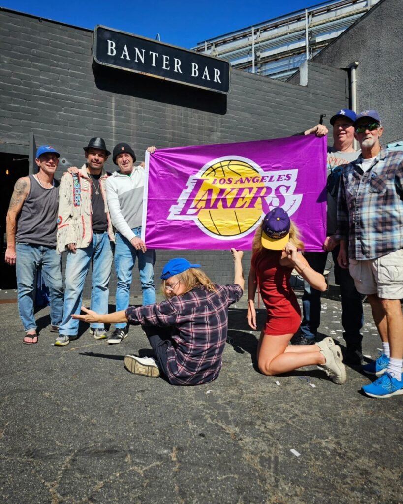 best bars to watch lakers games los angeles